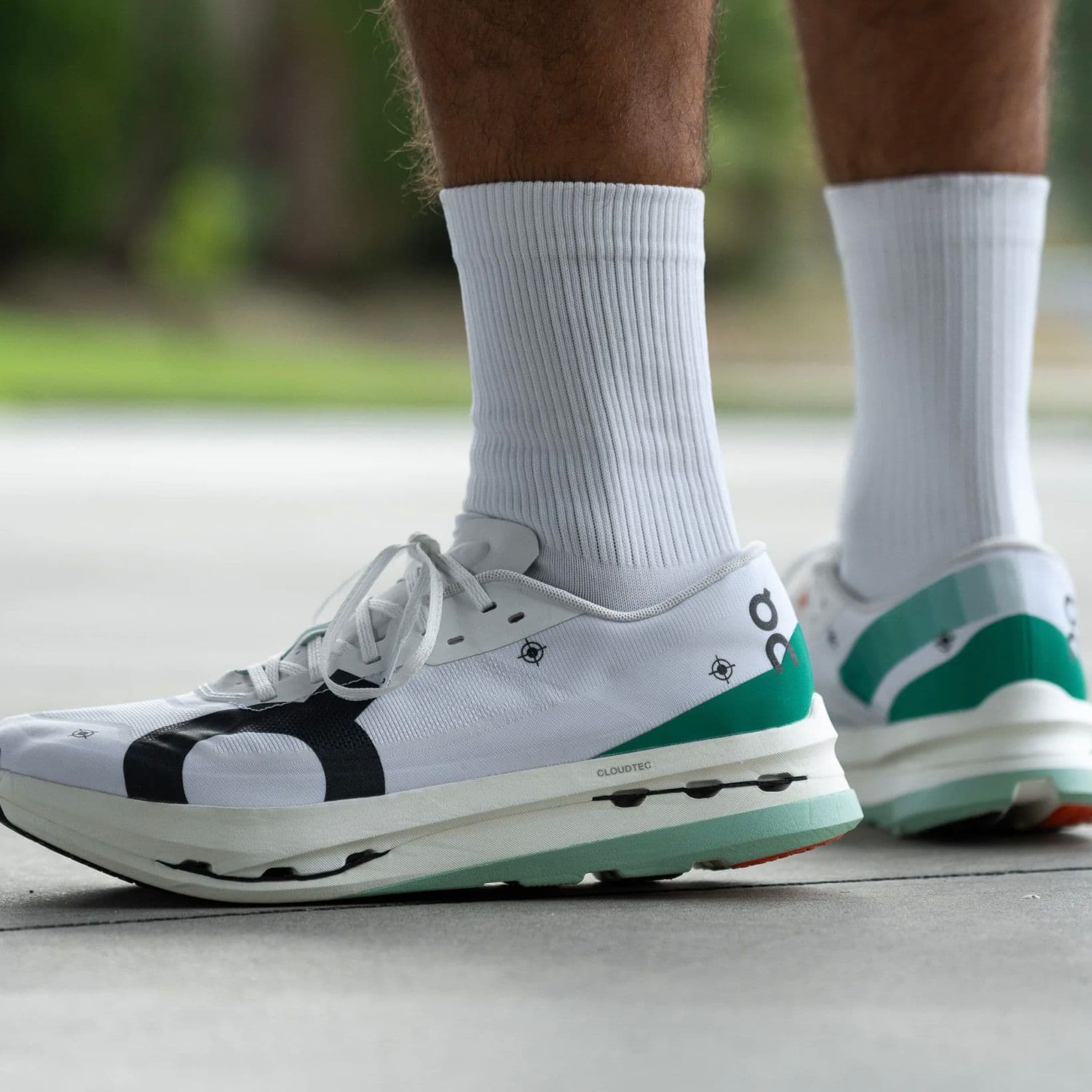 Cloudboom Echo 3 - Footwear - On - White, Green image